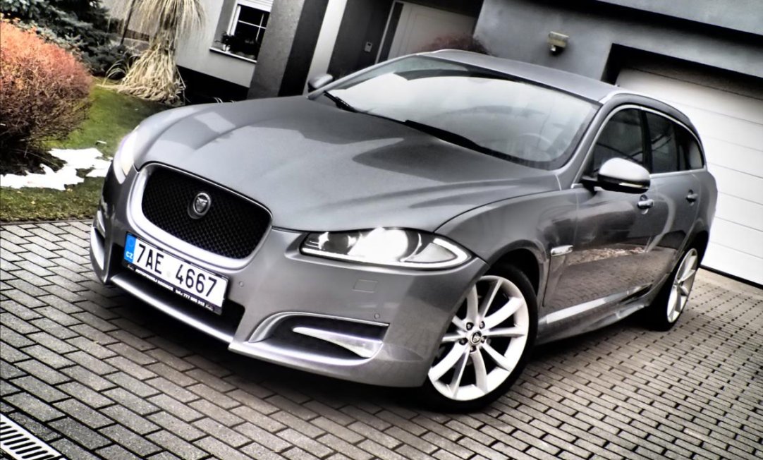 Jaguar XF 3,0 ČR, Automat, Navigace